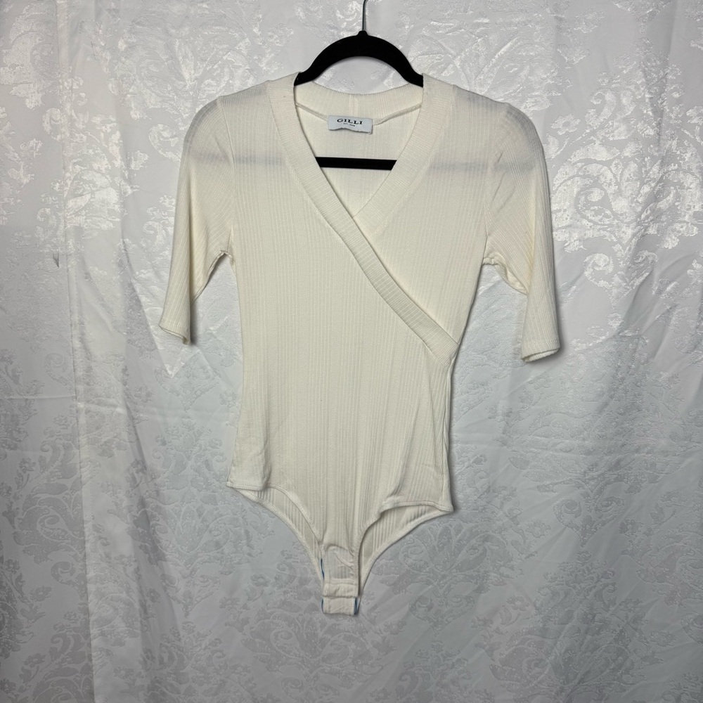 Gilli Women’s 3/4‎ Sleeve V Neck Body Suit